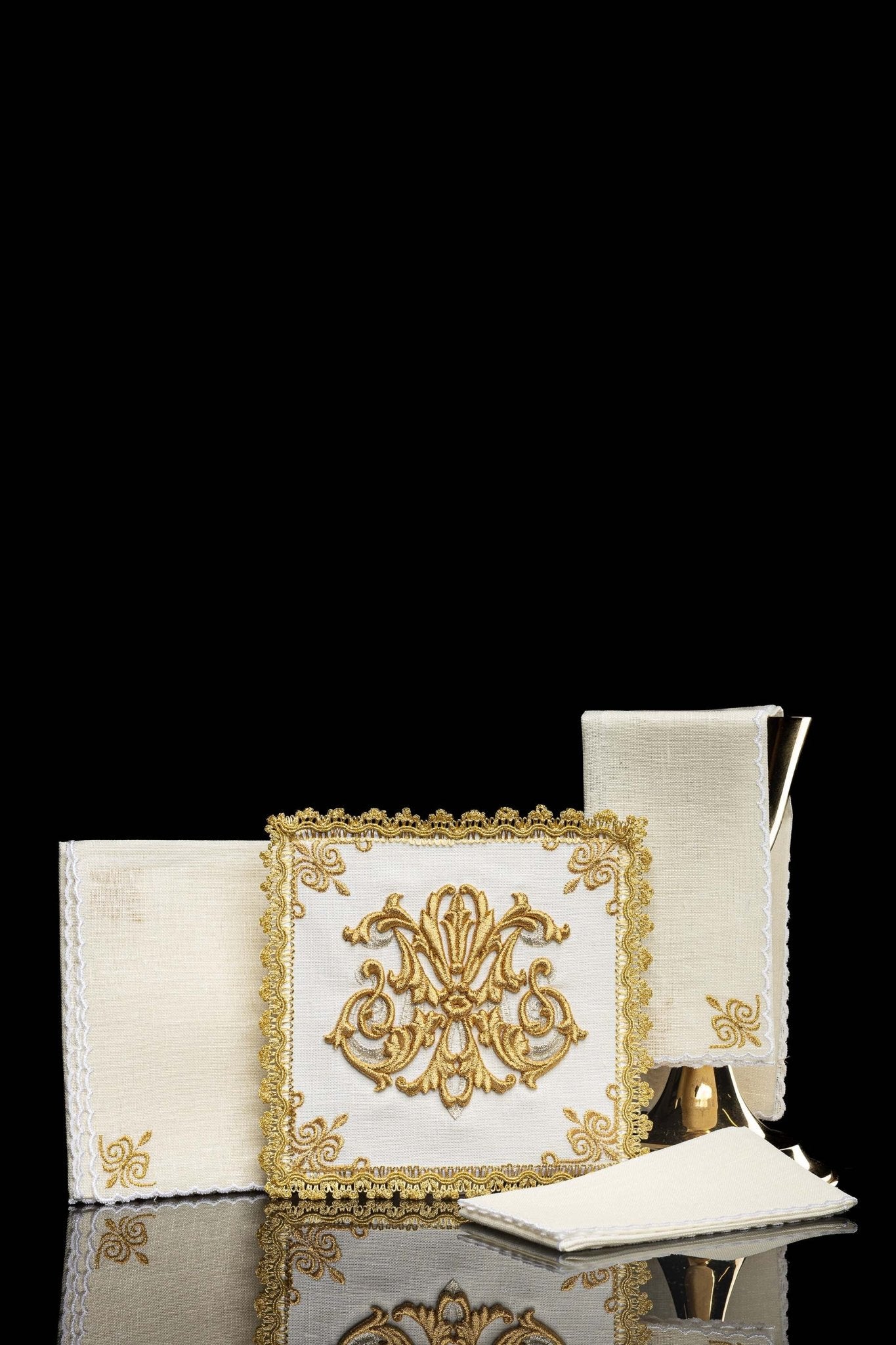 Servicio de altar bordado con símbolo Mariano HA/5012 - CASULLAS.ES