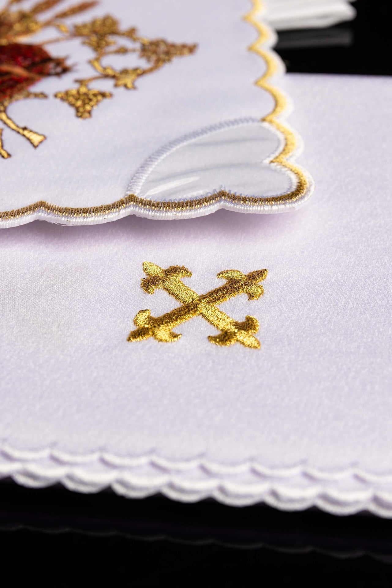 Servicio de altar bordado el corazón de jesús KK/167 - CASULLAS.ES