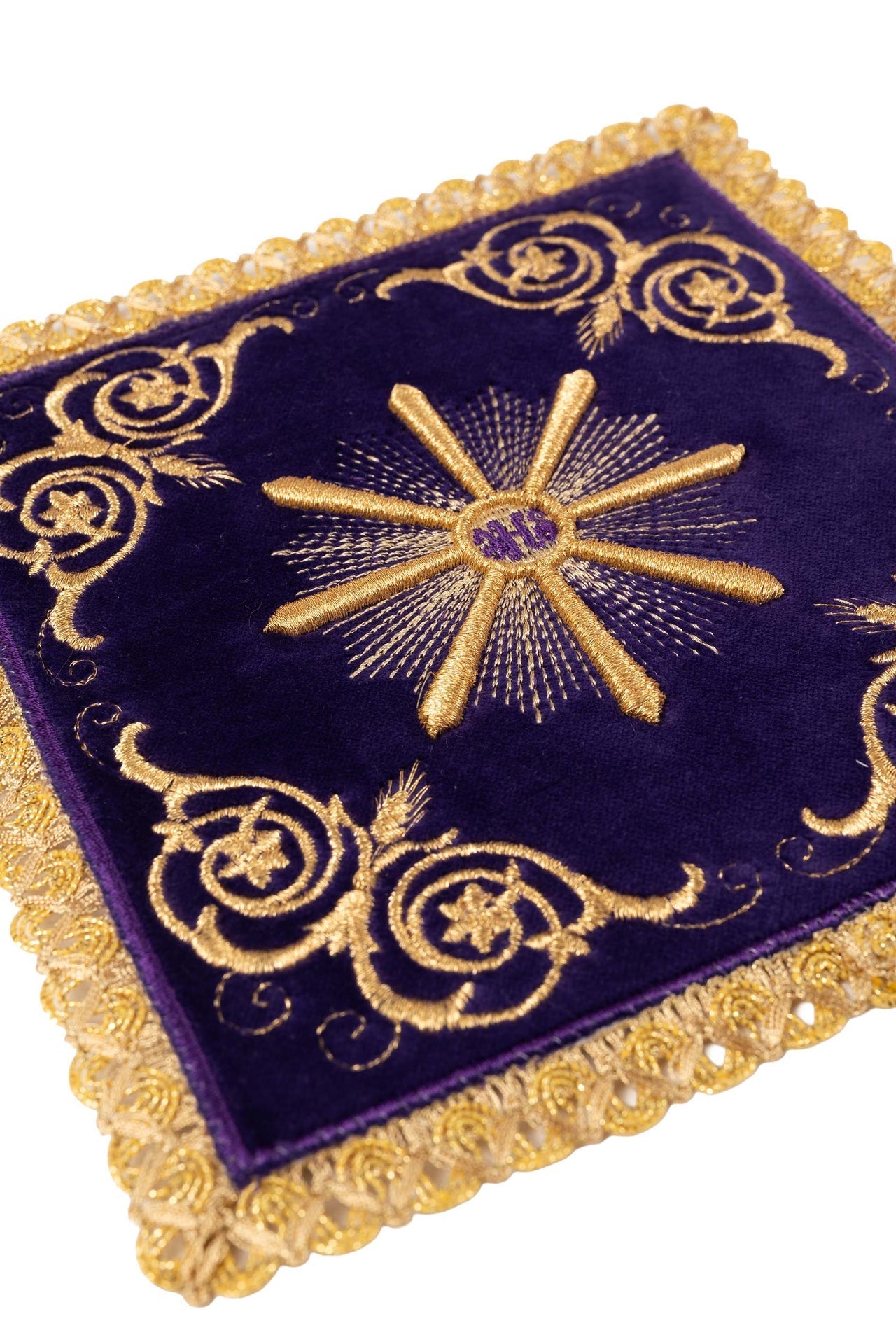 Servicio de altar bordado en terciopelo morado KDT/5034/03/W - CASULLAS.ES