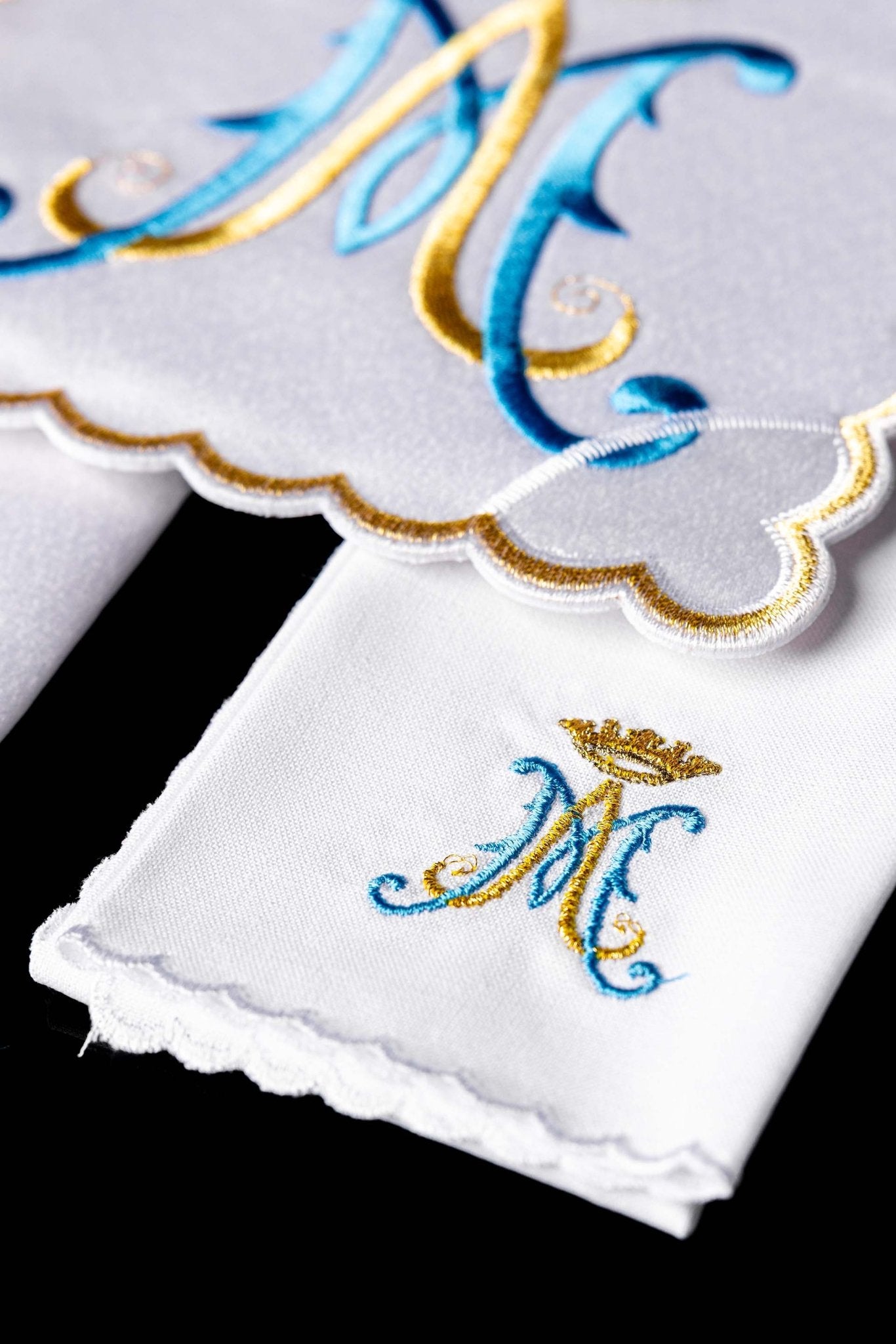 Servicio de altar bordado Mariano KK/183 - CASULLAS.ES