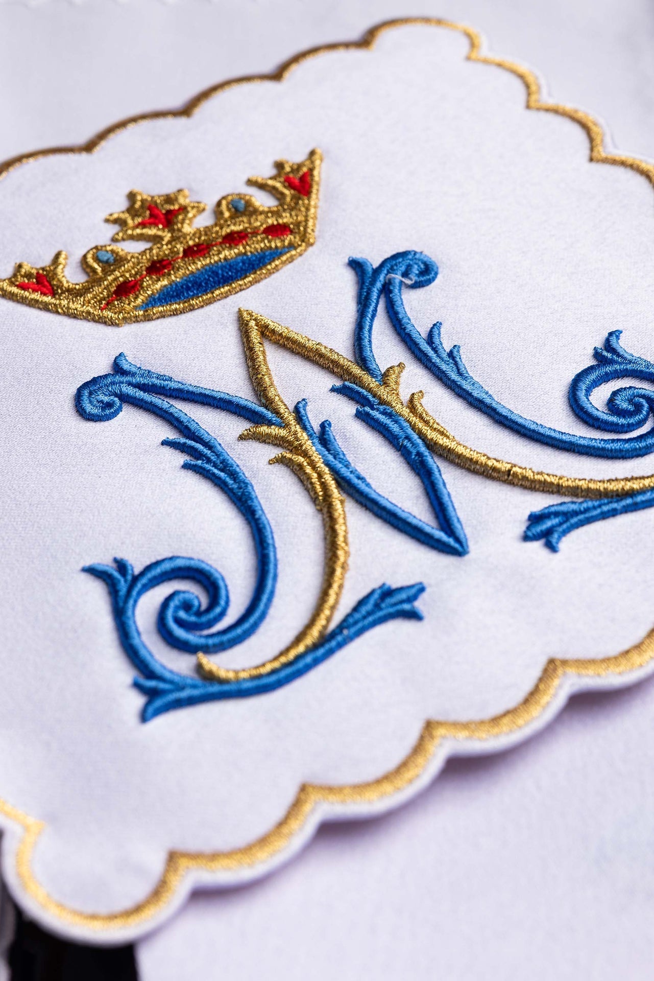 Servicio de altar bordado Mariano azul KK/179 - CASULLAS.ES