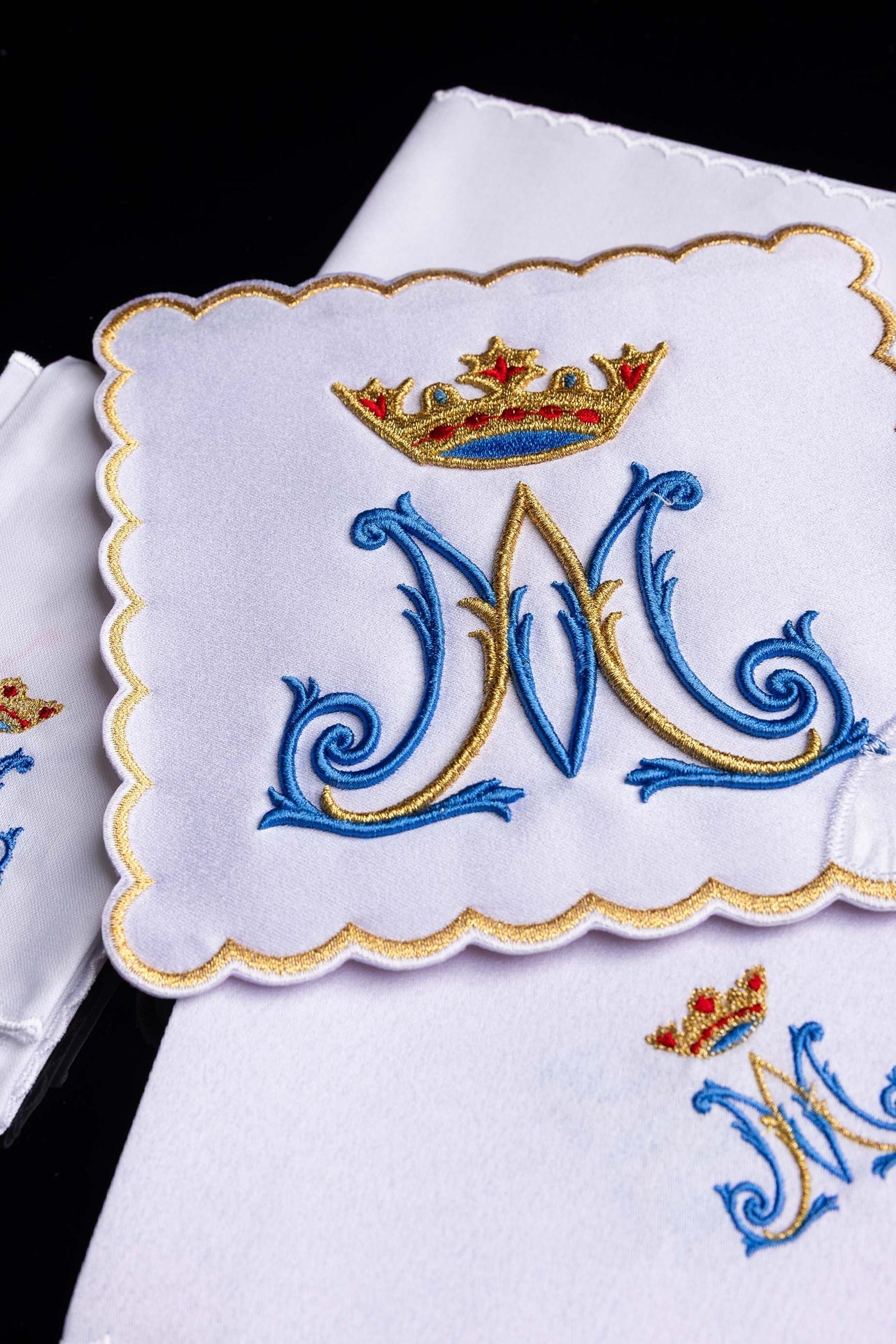Servicio de altar bordado Mariano azul KK/179 - CASULLAS.ES