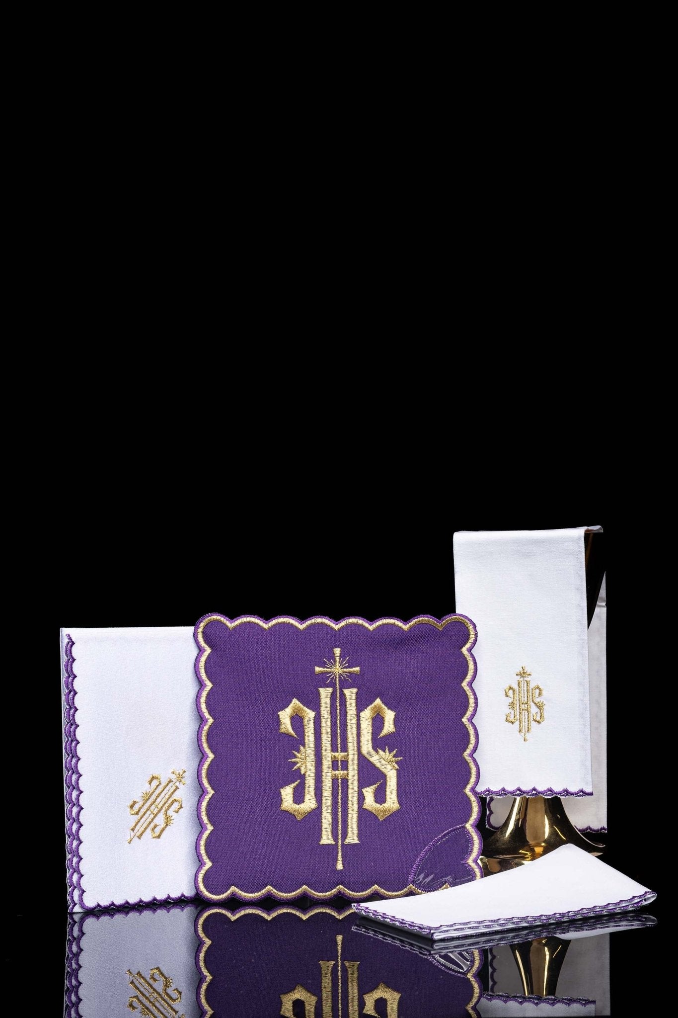 Servicio de altar con bordado IHS morado KK/029/03 - CASULLAS.ES