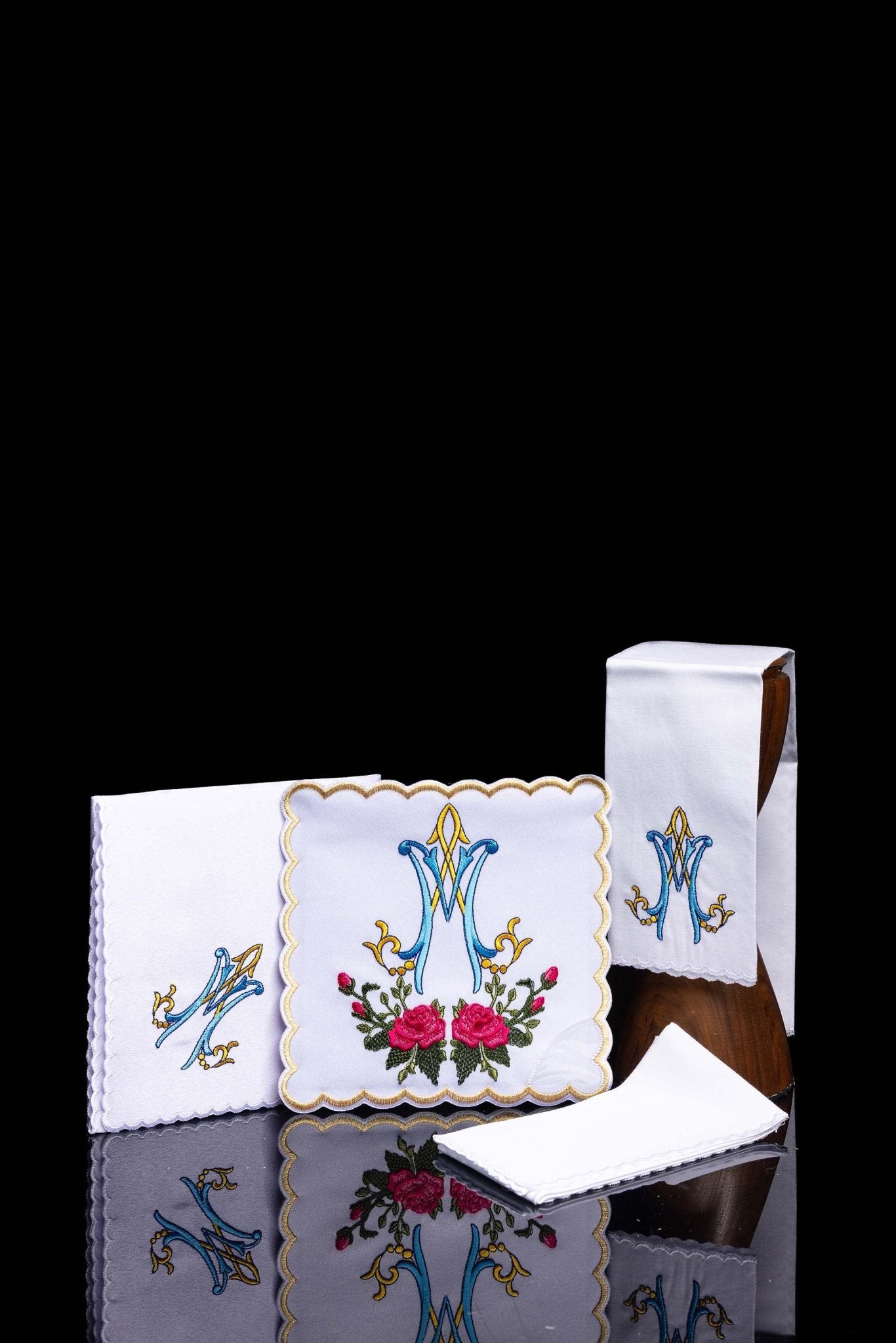 Servicio de altar con bordado Mariano colorido KK/078 - CASULLAS.ES