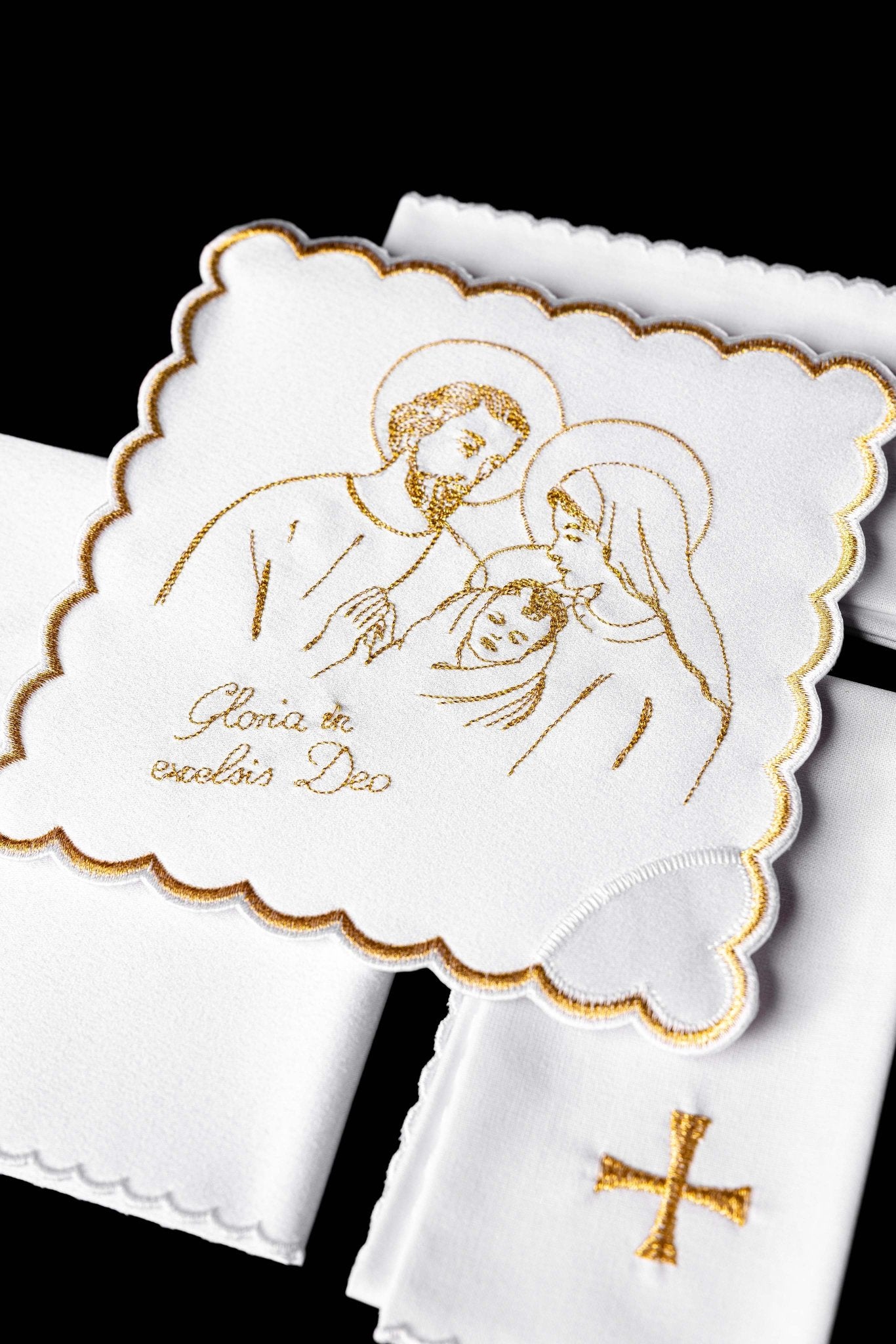 Servicio de altar con bordados dorados para Navidad KK/118 - CASULLAS.ES