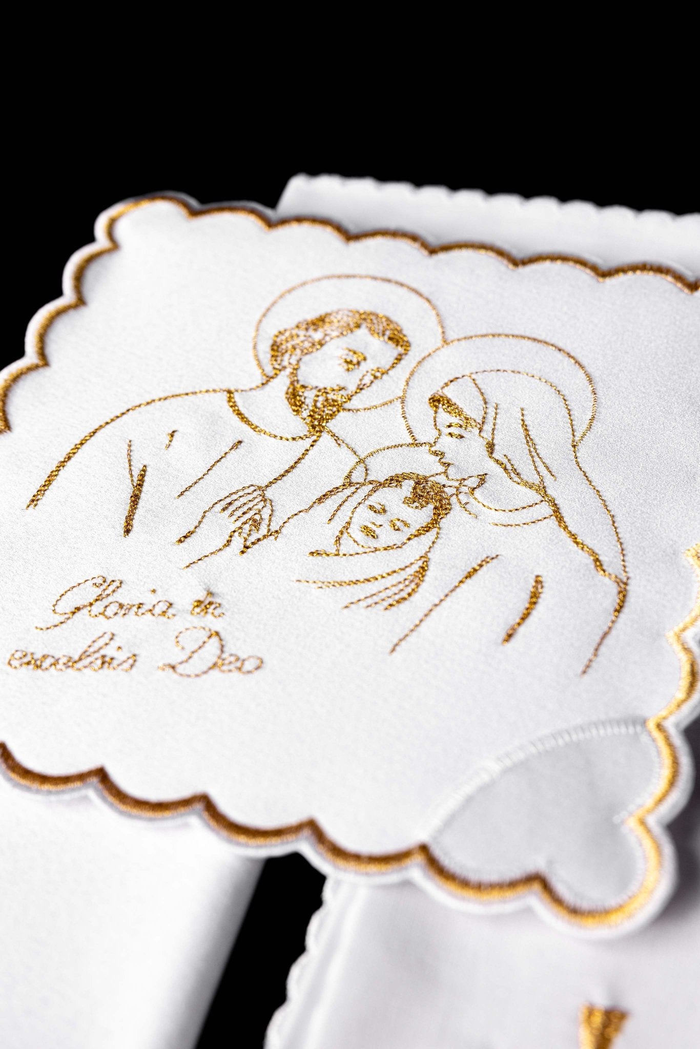Servicio de altar con bordados dorados para Navidad KK/118 - CASULLAS.ES