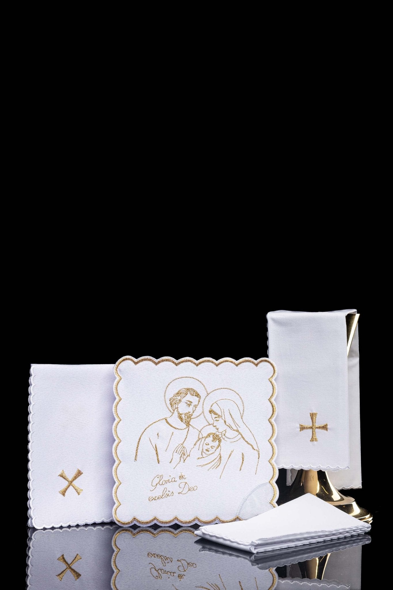 Servicio de altar con bordados dorados para Navidad KK/118 - CASULLAS.ES