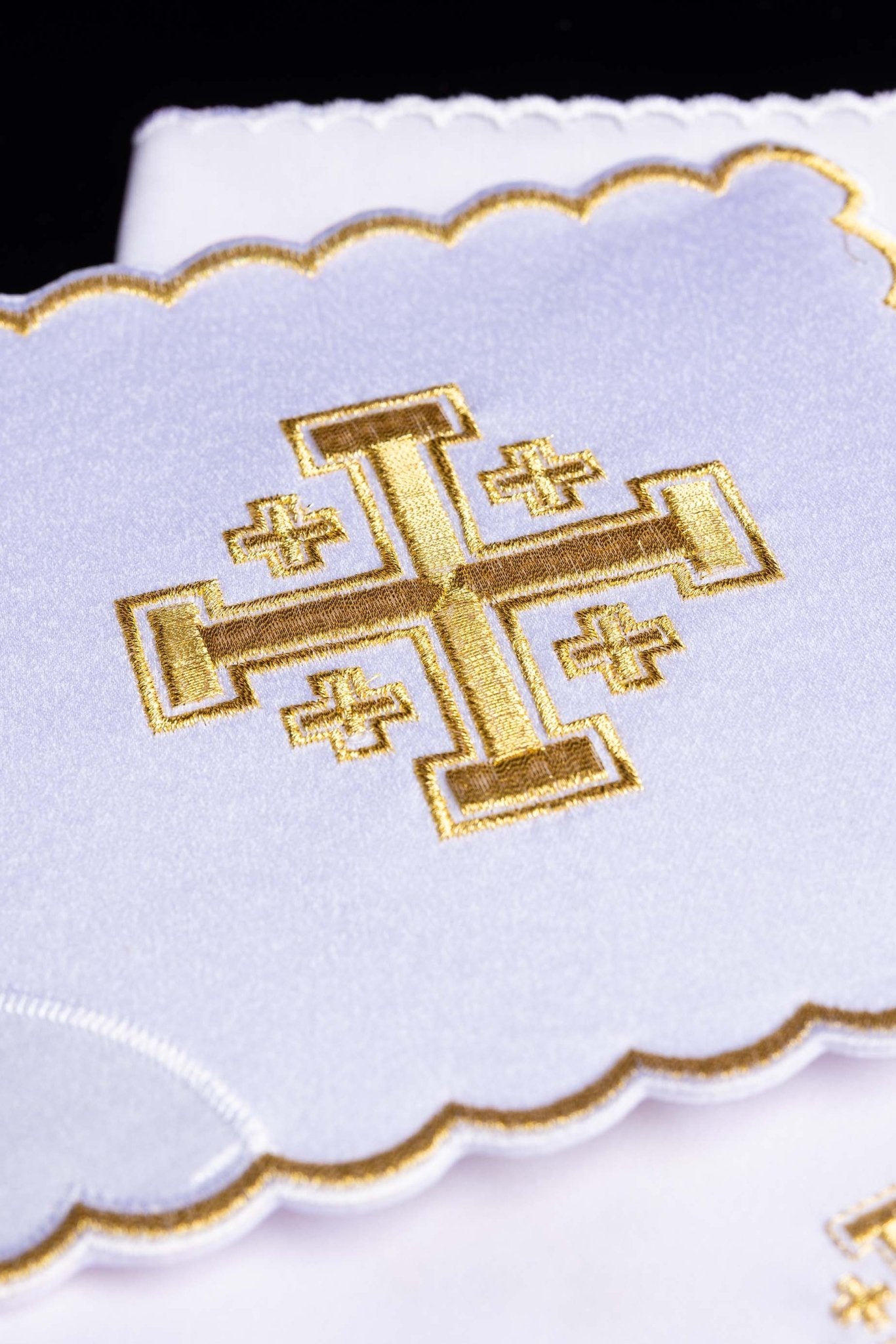 Servicio de altar con Cruz de Jerusalén bordada KK/030/04 - CASULLAS.ES