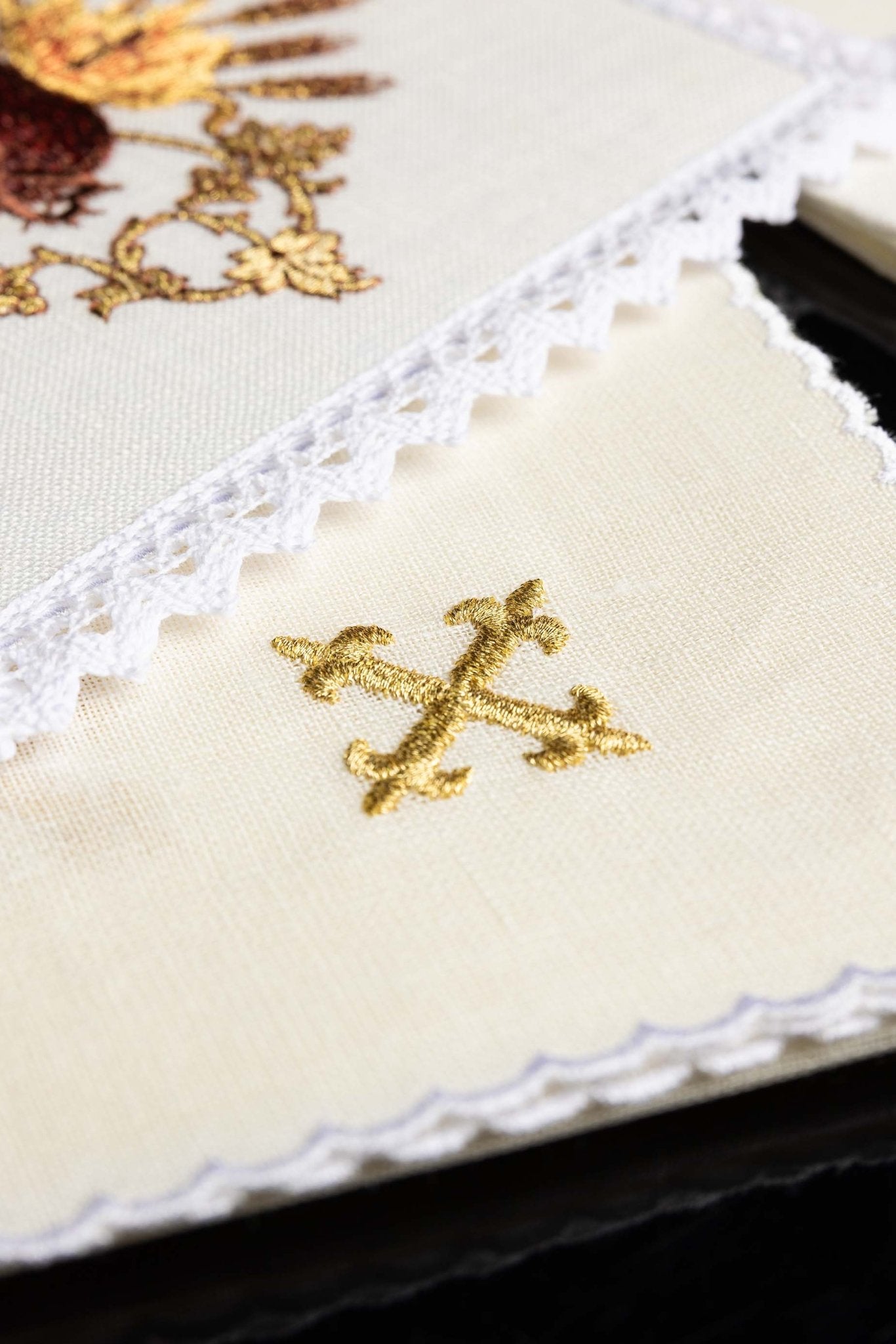 Servicio de altar lino con bordado Cáliz KKL/167 - CASULLAS.ES