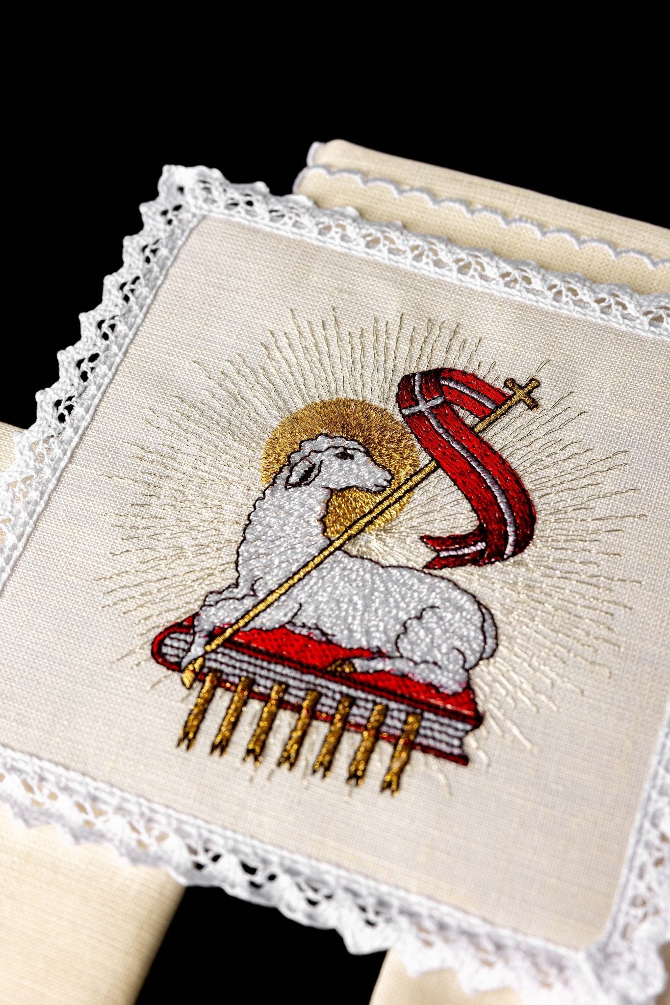 Servicio de altar lino con bordado Cordero KKL/100 - CASULLAS.ES