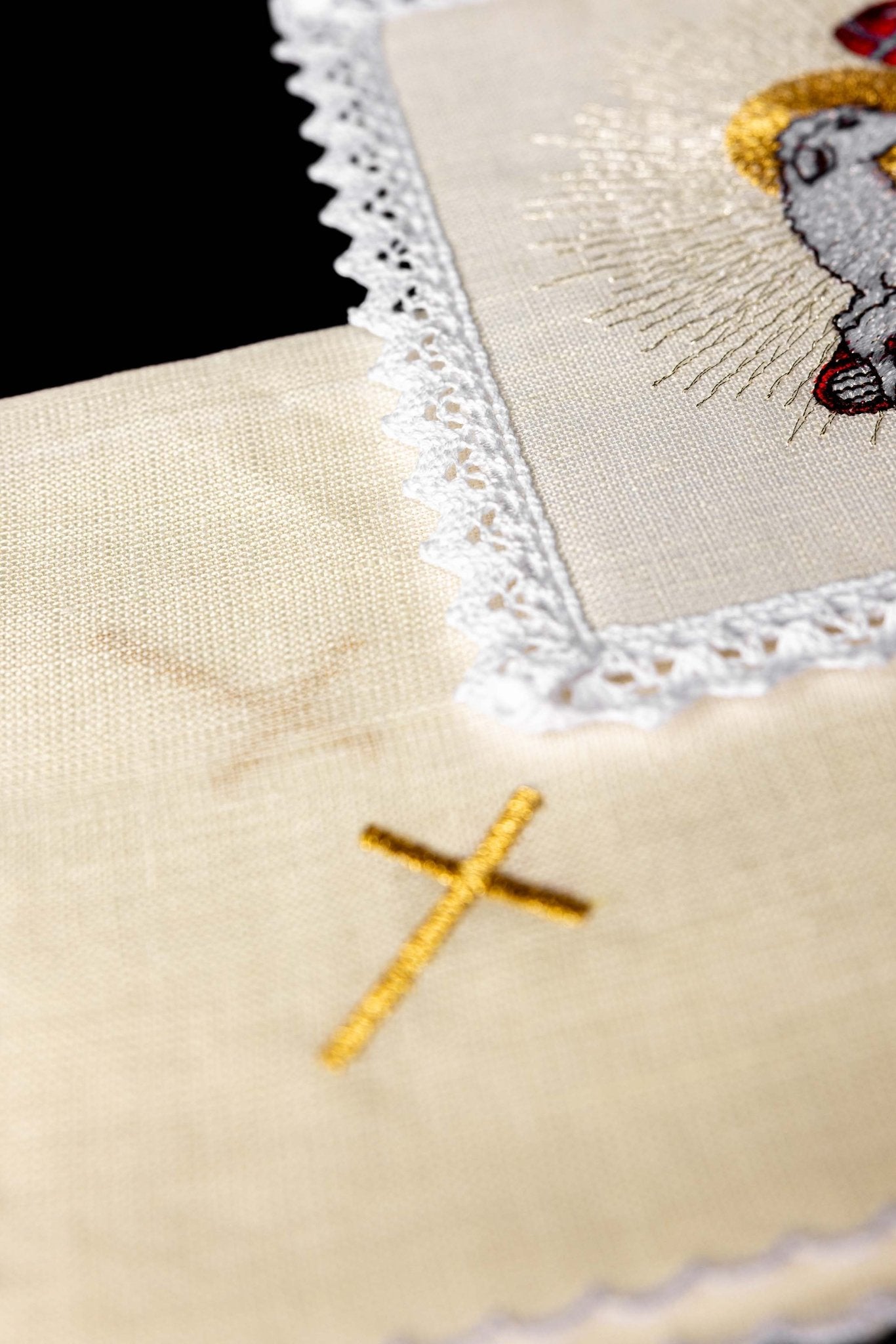 Servicio de altar lino con bordado Cordero KKL/100 - CASULLAS.ES