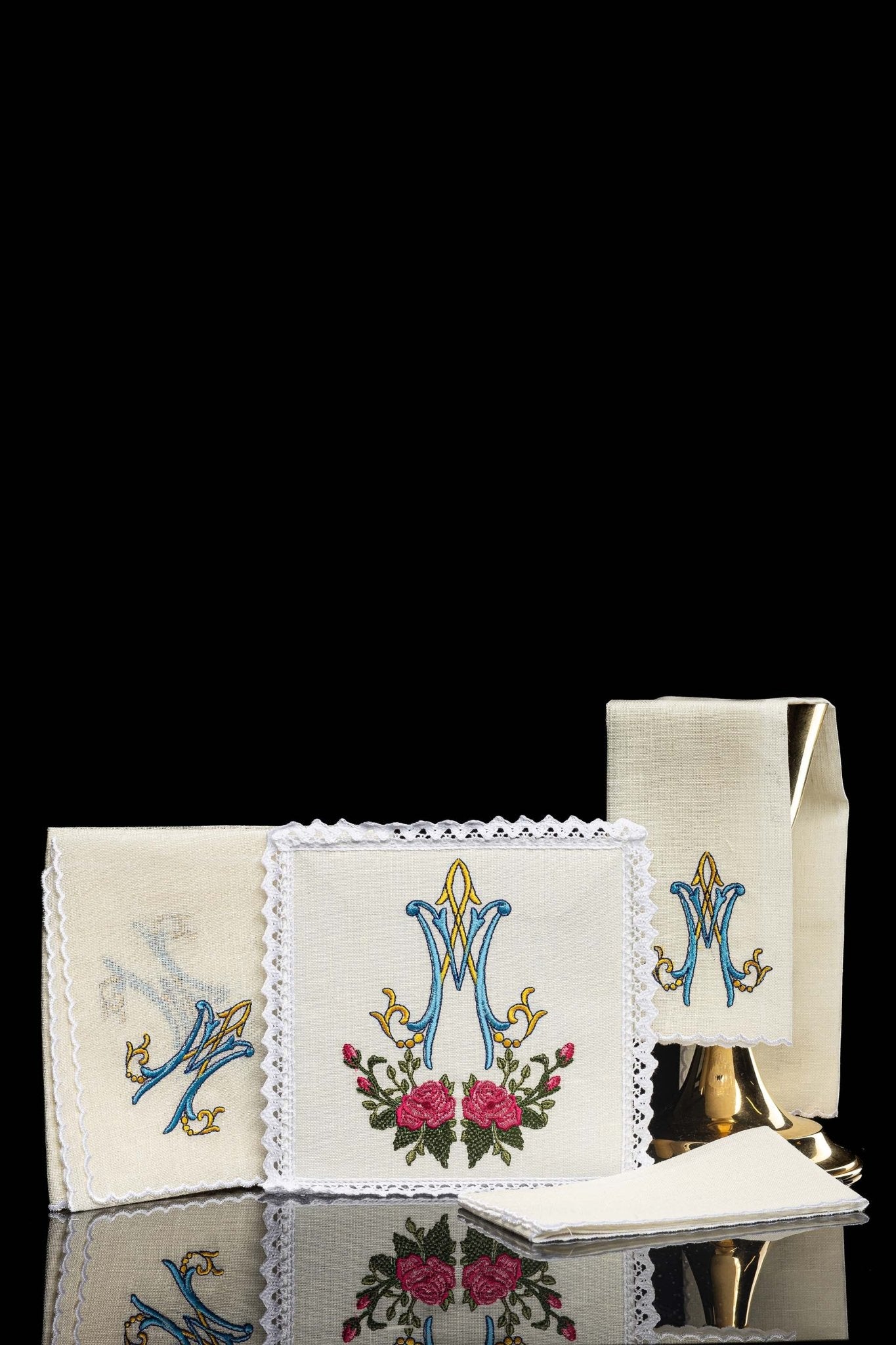 Servicio de altar lino con bordado Mariano colorido KKL/078 - CASULLAS.ES